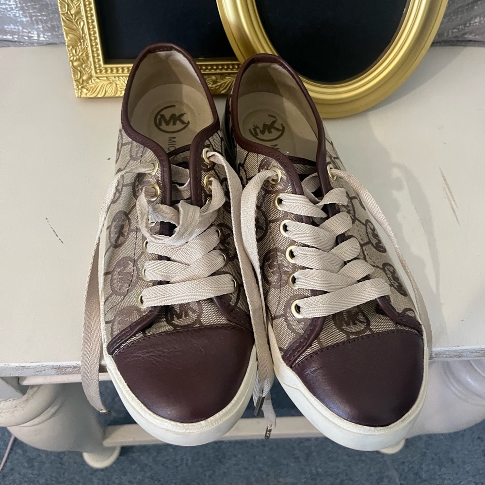 6 1/2 Michael Kors Brown Sneakers